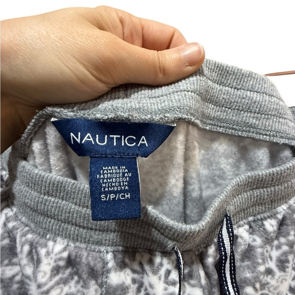 Super warm and cozy size small nautica fleece pajamas excellent condition - Picture 3 of 6